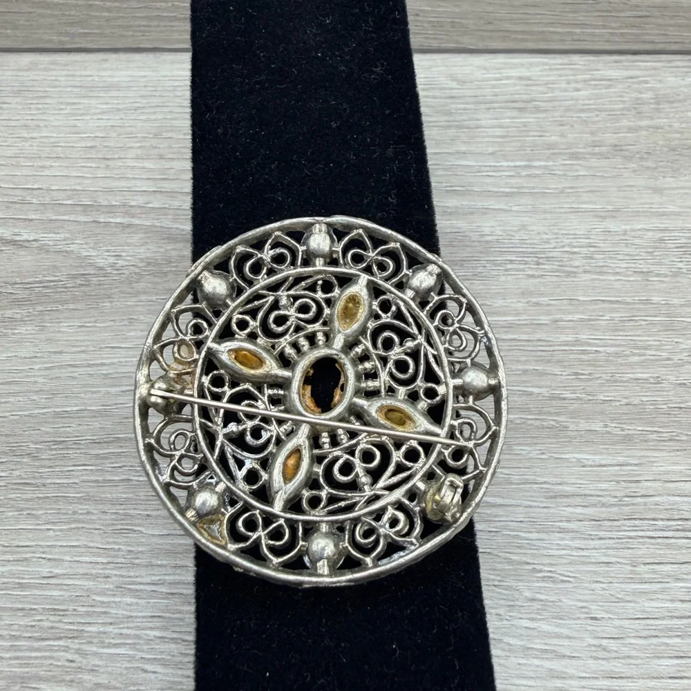 Elegant Silver Tone and‎ Pink Brooch